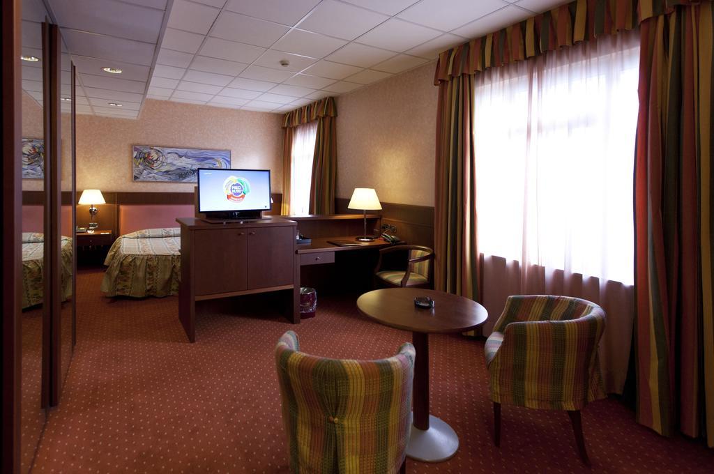 Palace Hotel Moderno Pordenone Cameră foto